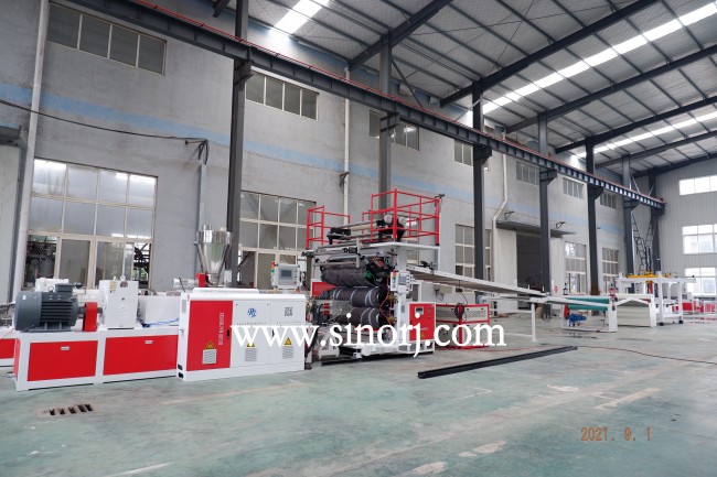 出口中東的格柵板，大理石板，碳晶板生產(chǎn)線發(fā)貨。